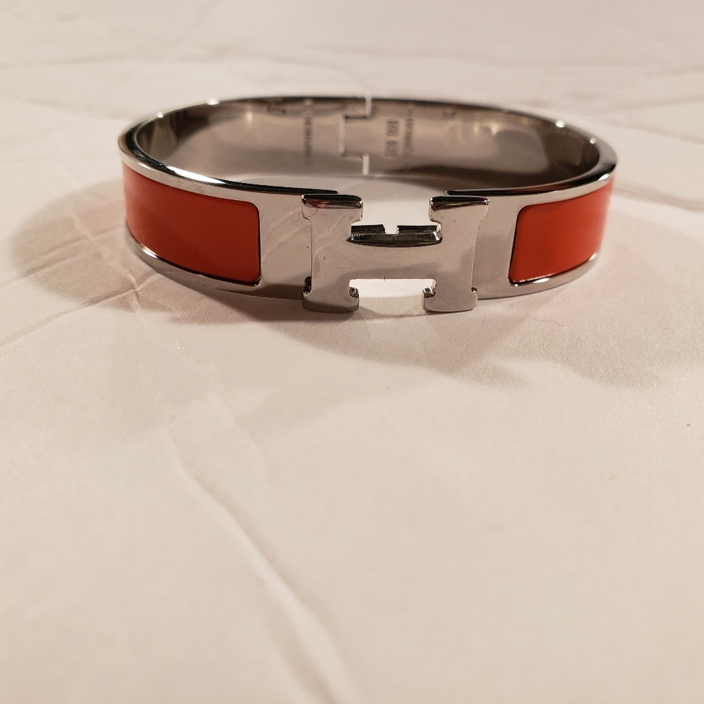 H bracelet